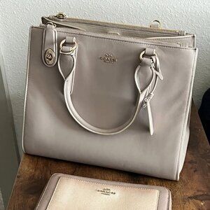 Vintage Coach Carryall Crosby with matching wallet (Taupe)
